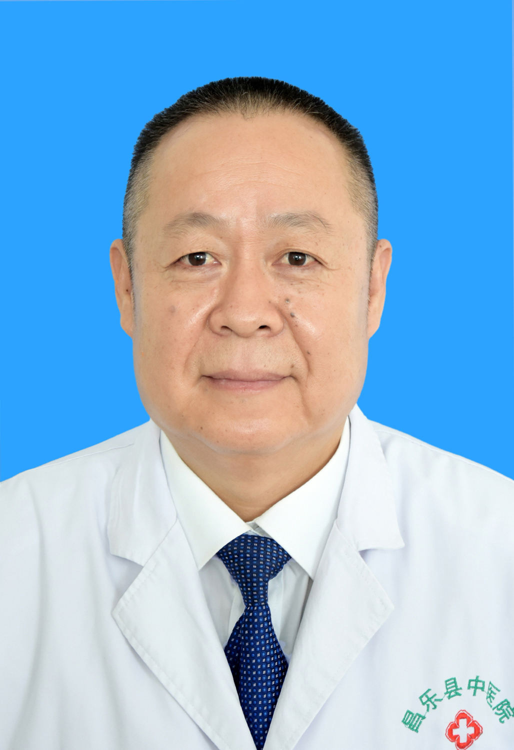 孟令佰